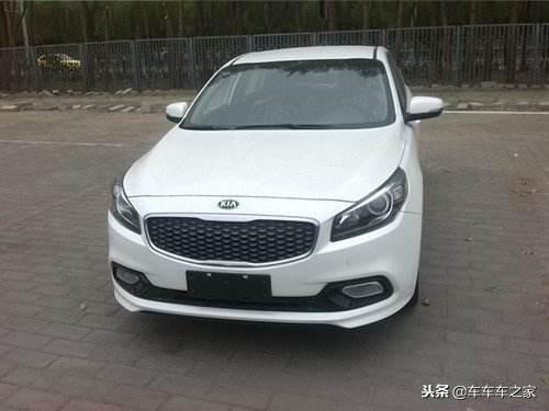 入门级中型汽车起亚K4获得汽车热搜榜的亚军,排名第二