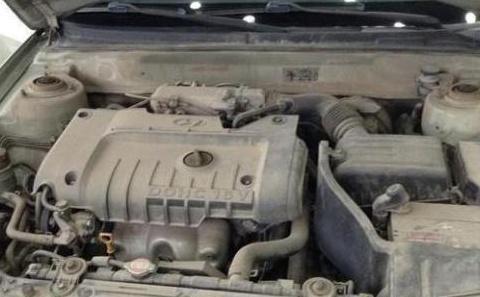 发动机有灰尘还在用毛巾擦？用这个方法或让发动机宛如新的