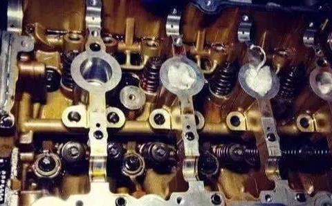 还在相信5千公里就换机油维修工想早点换发动机就这么做