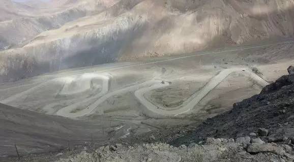 新疆这条公路翻越5000米高山成为“世界之最”！一生一定要去一次