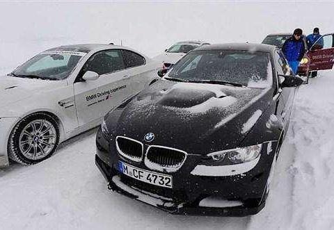 冬天汽车起步需要“热车”吗？老司机：不注意这点，很伤发动机！