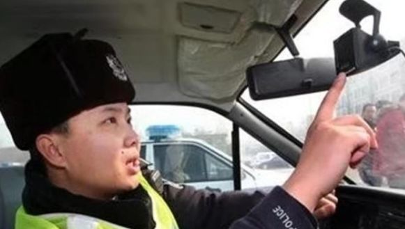 现在汽车使用行车记录仪也会被扣12分?交警:很多人不知道