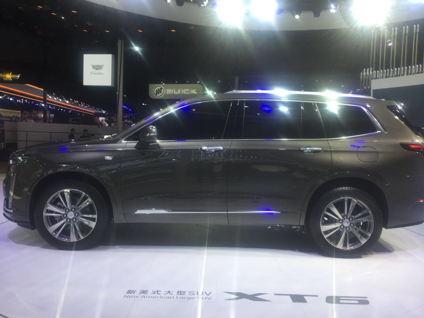 定位中大型SUV 凯迪拉克XT6车展首发