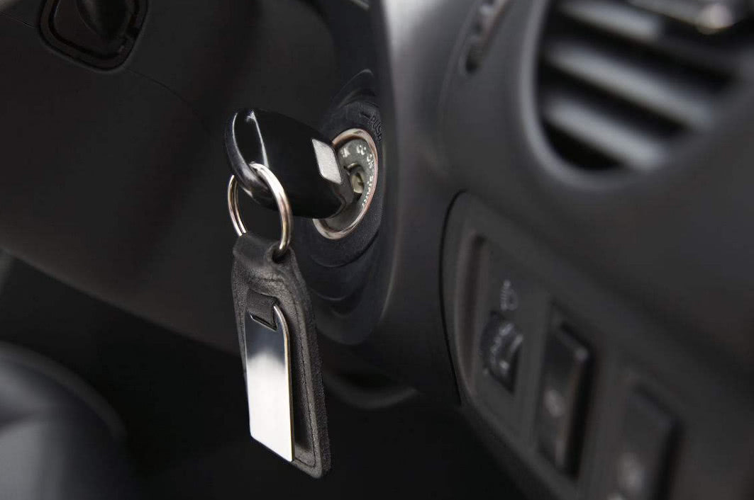 停车后直接熄火下车？聪明人随手多做一步，能让发动机多用5年