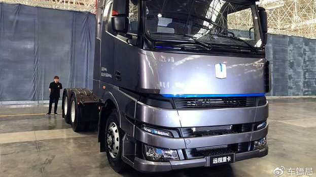 吉利首款“酒精”重卡！配600+720L油箱，双层大卧铺，不用油电！