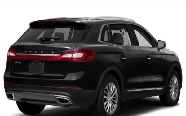 2017林肯MKX一款中型跨界车,该品牌最畅销的的车型之一