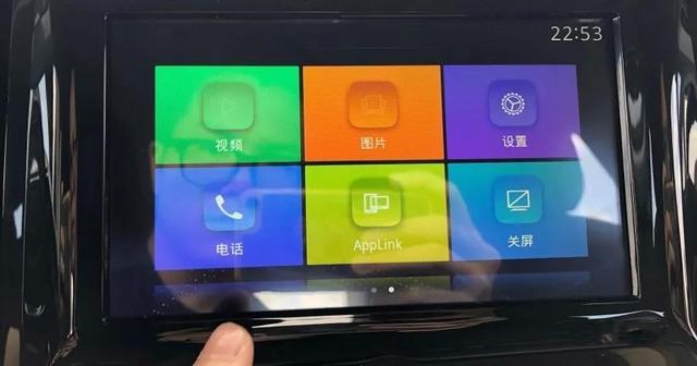 如今落地价10万元的轿车，长什么样子？