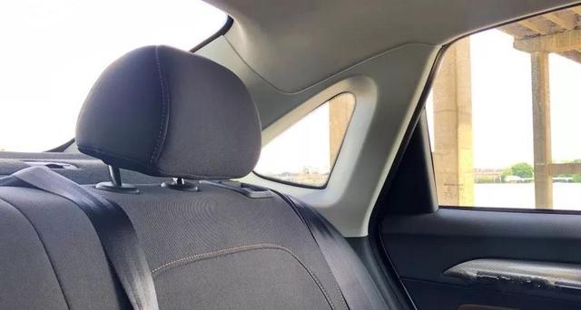 如今落地价10万元的轿车，长什么样子？