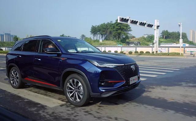 试驾评测长安CS75 PLUS:迭代,底盘,和第三件了不起的事情