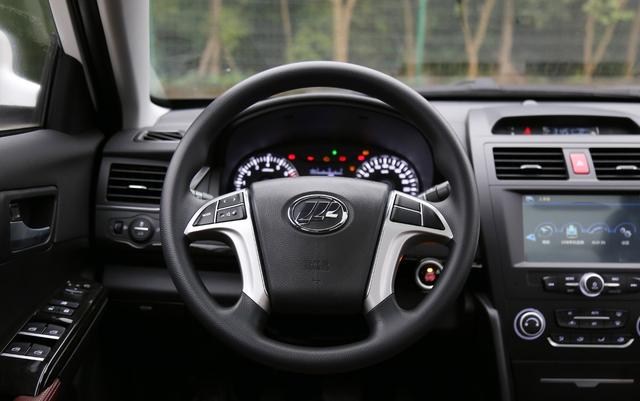 悲催国产B级车,长近4.9米,凯美瑞身材却卖帝豪价,依然卖不动
