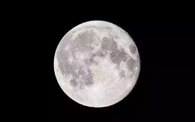 并发回了世界上第一张月球背面全景图