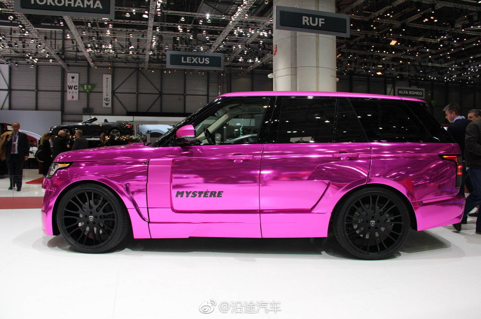 狂骚哈曼,惊艳你的视觉,耀眼亮粉色路虎揽胜!