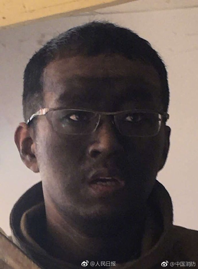 你愿为这些特殊的春节烟熏妆转发吗