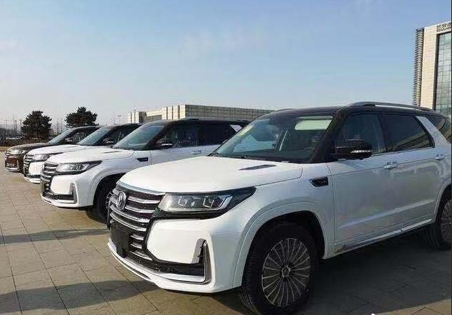 自主中大型SUV"头牌"?全新长安CS95实车首曝!帅到掉渣