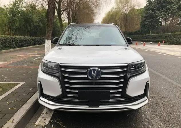 自主中大型SUV"头牌"？全新长安CS95实车首曝！帅到掉渣