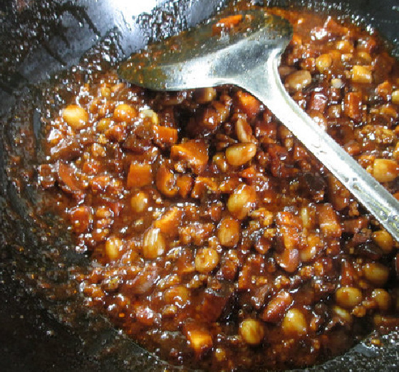 超市卖10元的香菇酱,同样的钱在家能做一锅,鲜香美味不含添加剂