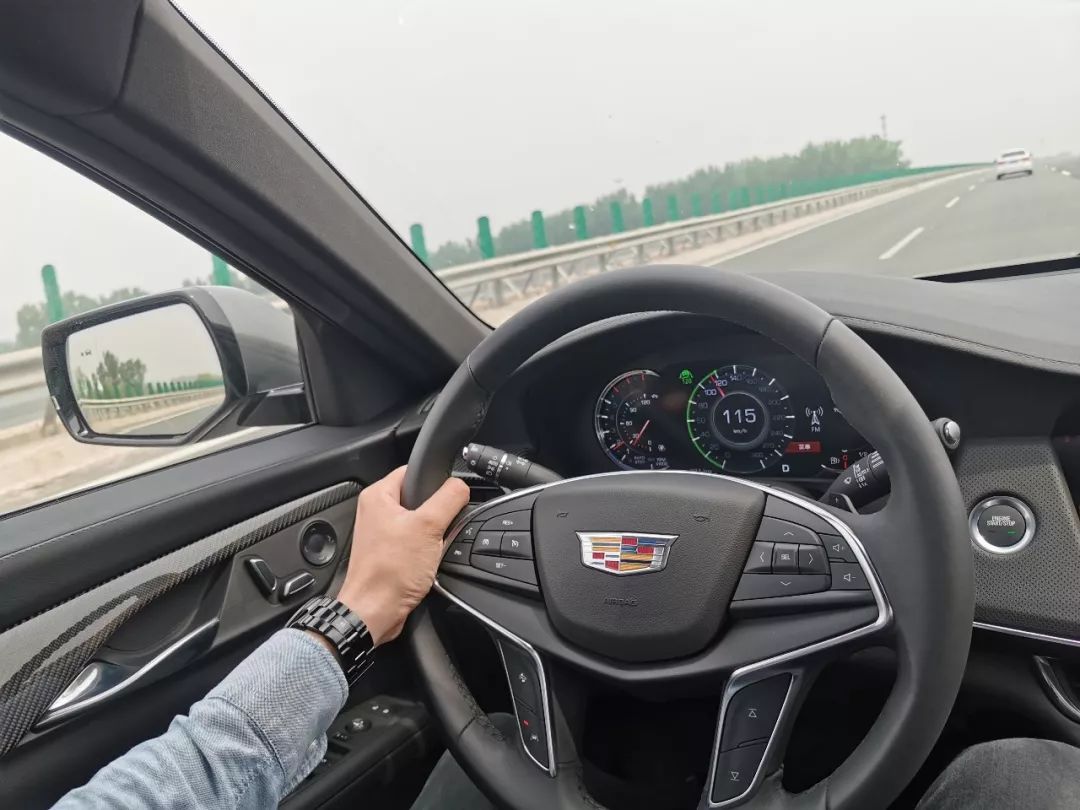 致CT6:有一种感觉,叫你不说我也懂你