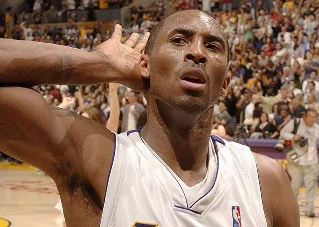 11图看nba帅气庆祝动作:詹姆斯的霸王步,麦迪摊开手舍