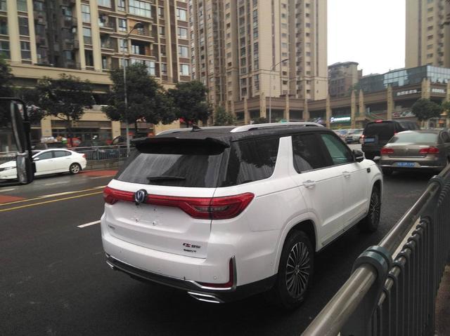 自主中大型SUV"头牌"?全新长安CS95实车首曝!帅到掉渣