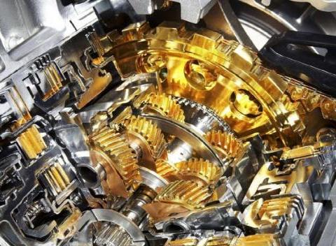 全合成机油能一万公里才换一次幸好修车师傅告诉我，差点做错了