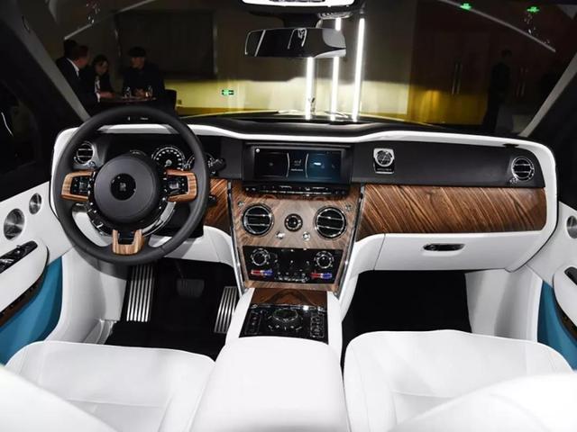 世界上最贵的豪华SUV，劳斯莱斯Cullinan，国内售价680万RMB起