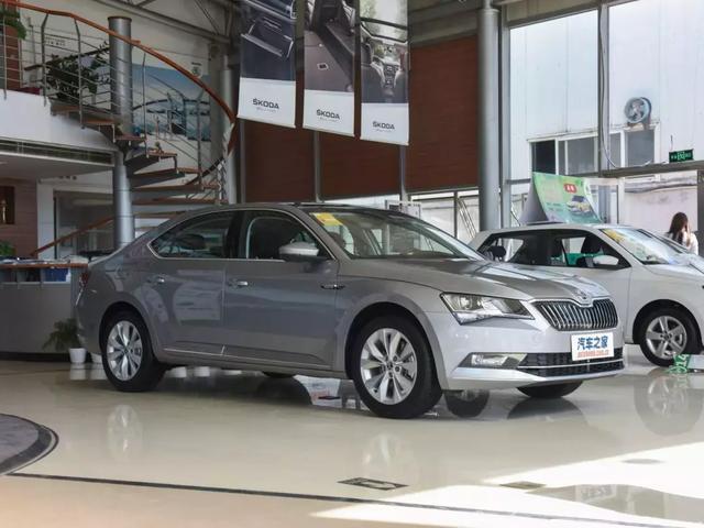 4月国内汽车销量或跌20%，车企开始「恐慌式」自救