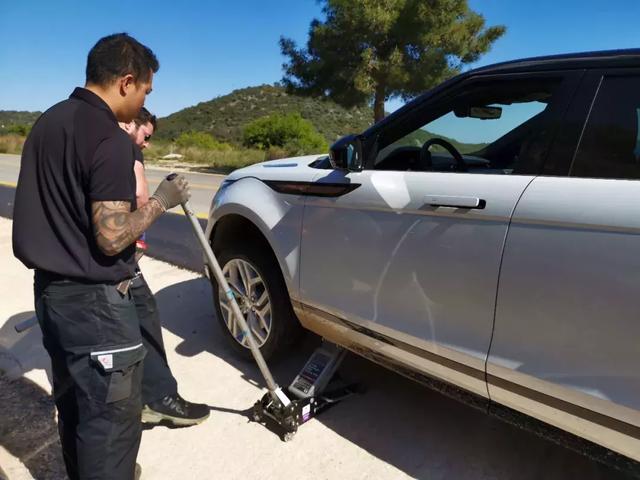 试驾全新极光:9年酝酿,捷豹路虎能否靠它翻身?