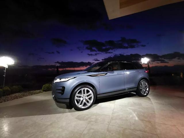 试驾全新极光:9年酝酿,捷豹路虎能否靠它翻身?