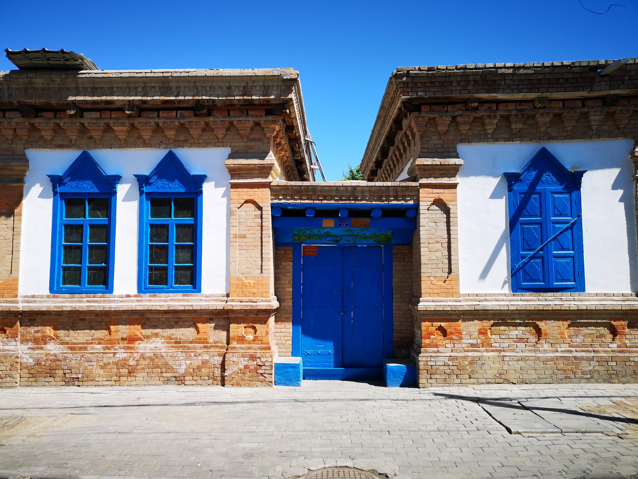 伊犁喀赞其保存了300多处历史建筑