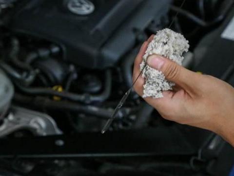 为啥汽车保养以后有好反而升高很多？维修工说出真相，车主很自责