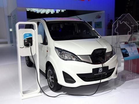 比亚迪商实车现身，跑得比唐快，这续航还要啥特斯拉？