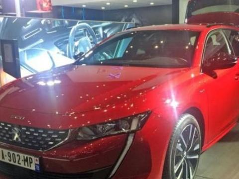 225马力配8AT加无框车门，高性能与高颜值结合的旅行车