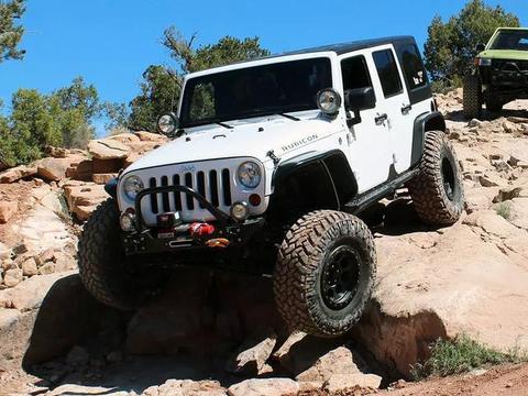 汽车怠速800转正常吗？你的车多少转？