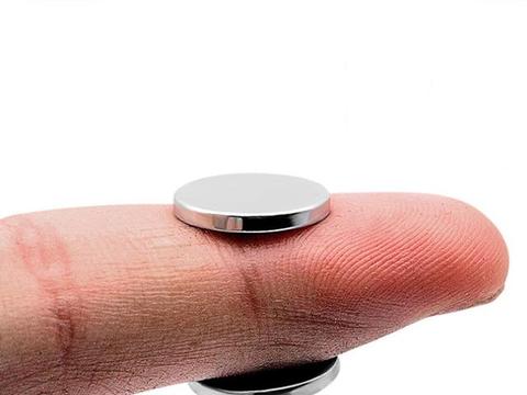 不管车子高低配，建议排气管加块“磁铁”，油耗低马力足