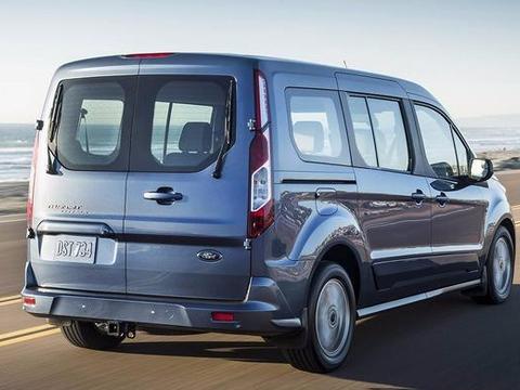 福特又一精品SUV来了，配侧滑门，后排可打麻将，配2.5L