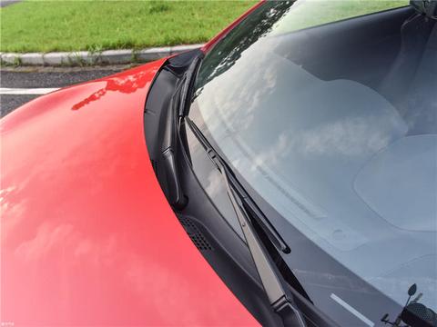雨刮器总是吱吱响而且还刮不干净？修车师教你1招，立即见效