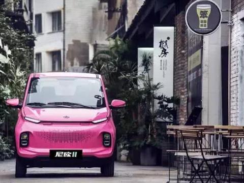 长安造的代步神器，续航205km，一键启动＋无钥匙进入