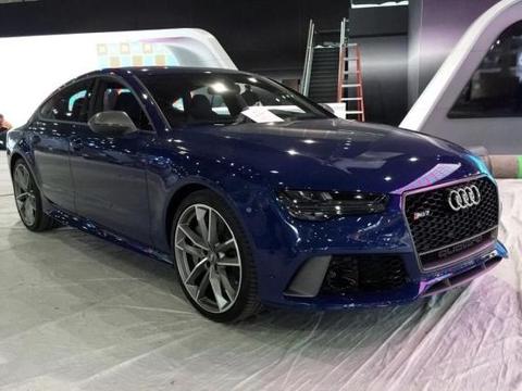 4.0T压榨605马力，零百3.7S轻质四连杆+空气悬挂，是男人的座驾