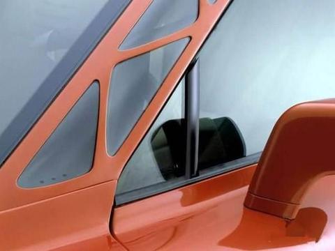 A柱盲区隐患多，为什么不做成透明的？