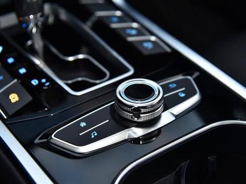 哈弗H6地位不保！比普拉多帅，内饰不输X5，10万不屑汉兰达