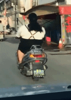 搞笑gif: 你在无视我的速度吗?