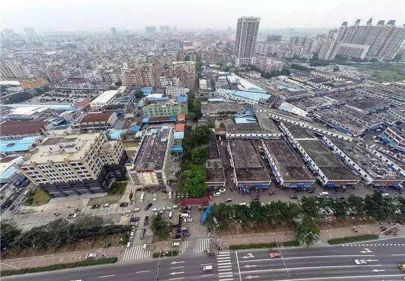 中国最牛汽车城拆迁：20万一台路虎，宝马奔驰发动机论斤卖