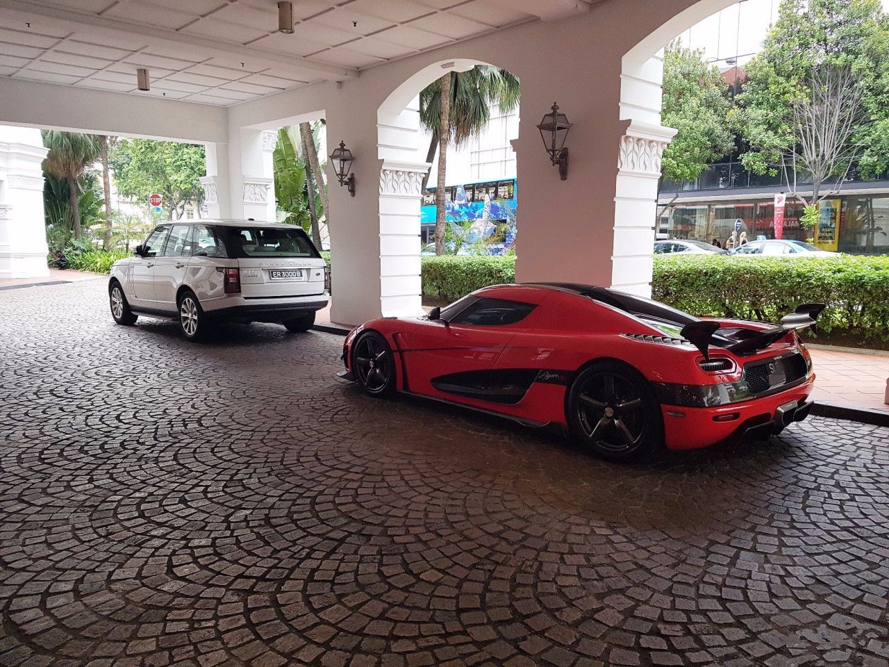 新加坡就1台的科尼赛克,车主是中国人,大家都喊他百亿发