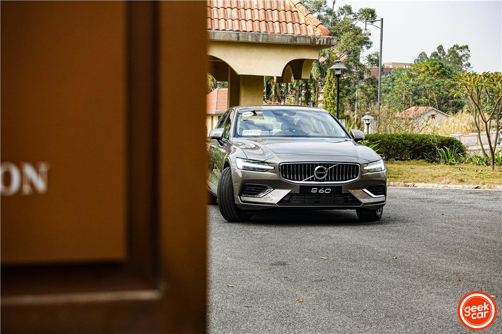 试驾全新沃尔沃 S60:一款让我「粉转铁粉」的车