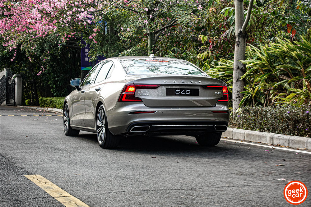 试驾全新沃尔沃 S60:一款让我「粉转铁粉」的车