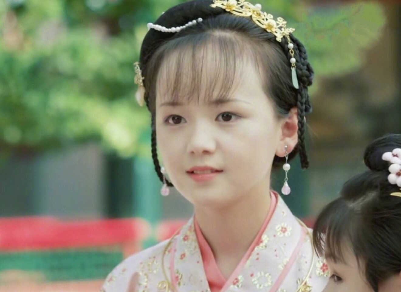 《红楼梦》中薛宝钗的扮演者 钟宝儿