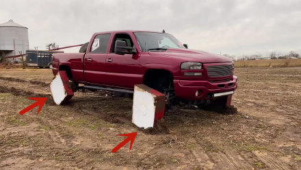 论改装车还得看歪果仁，皮卡装上方形轮子，就问你服不服