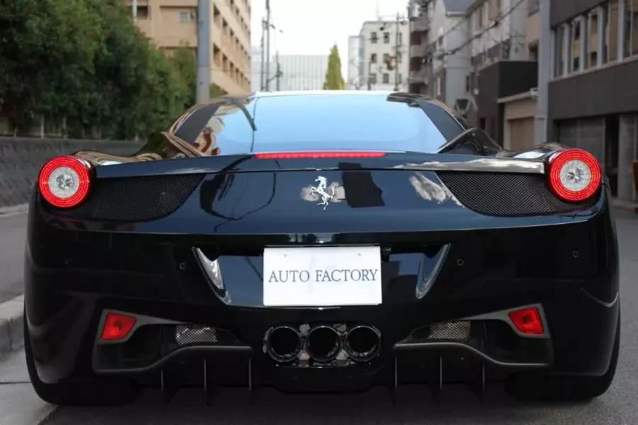 黑色的法拉利458