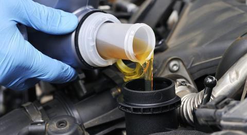 换机油的时候留4个心眼，师傅会以为你很懂车，还能少花钱