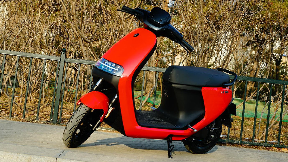 出行体验新方式，深度试驾九号电动E100